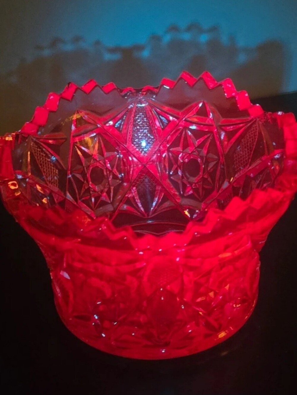 Vintage Fostoria Pink Orchid glass bowl featuring a "Hopstar" pattern UV GLOWS